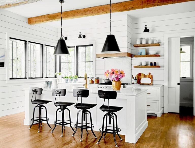 Country Cooking: Farmhouse Kitchen Ideas on a Budget